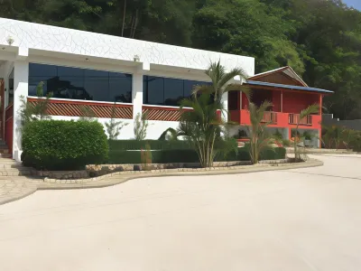 Daymond Blue Tropical Lodge Các khách sạn gần Playa el quemaito