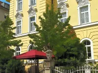Boutique Hotel Krone Munich Hotels near Goldmarie