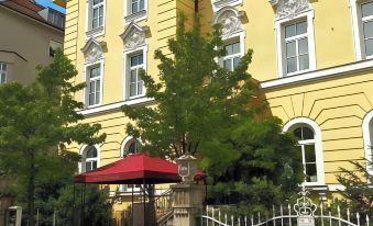 Boutique Hotel Krone Muenchen