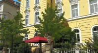 Boutique Hotel Krone München Hotels in der Nähe von Endless Staircase