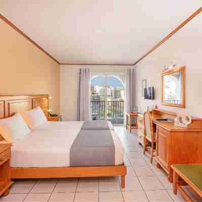 Gillieru Harbour Hotel Rooms