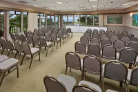 Cavalier Oceanfront Resort فنادق في سان سيميون