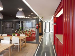 Sant Jordi Hostels Gracia