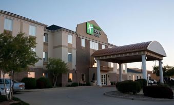 Holiday Inn Express & Suites Bloomington - Normal