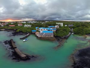 Blu Galapagos Sustainable Waterfront Lodge