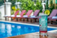 Poolside Villa - Swimmingpools