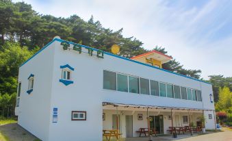 Taean Songjuk Gaheon Pension