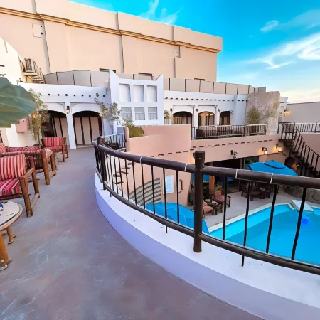 Al Liwan Suites
