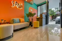 Sans Hotel Clover Ace Surabaya by RedDoorz Các khách sạn ở Sambikerep