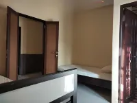 The Sepinggan Home Base - Penginapan Syariah Hotels in East Balikpapan