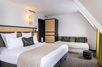 Grand Hotel Chicago Hotels in Batignolles