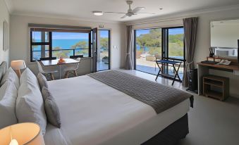 Whangaparaoa Lodge