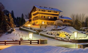 Bayern Resort Hotel (Adults Only)