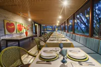 Oasis Hotel Spa - 3-Star