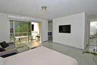 Azur 3000 Các khách sạn ở Saint-Laurent-du-Var