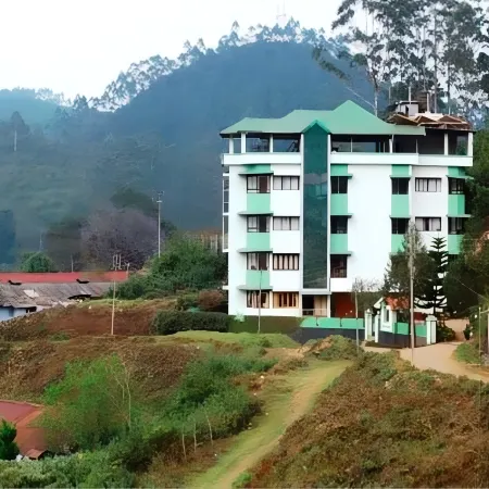 Goroomgo Poopada Resort  (Munnar, Kerala)