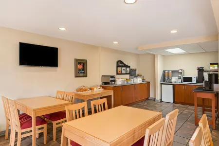 Days Inn by Wyndham Niagara Falls Near the Falls