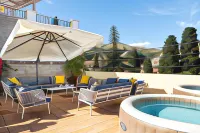 Maravelia's Rooms - Parking