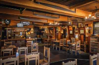Oak Tree Inn Hotels in Luss