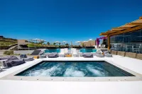 Bianco a Nero Mykonos