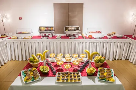 Hotel Putnik Отели в г. Сремски Карловци