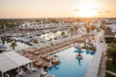 Lago Resort Menorca Casas del Lago Các khách sạn ở Cala en Bosch