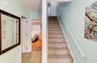 Steps to Beach - Dog Friendly - 2 Bedroom 1.5 Bathroom Townhome