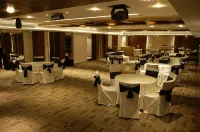 Maya Hotel - พร้อมอาหารเช้า