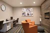 Country Inn & Suites by Radisson, Shoreview-Mounds View, MN - parking
