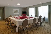 Travelodge by Wyndham Oshawa Whitby Hotels in Whitby