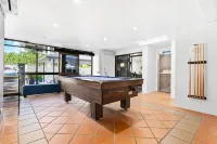 Windward Apartments