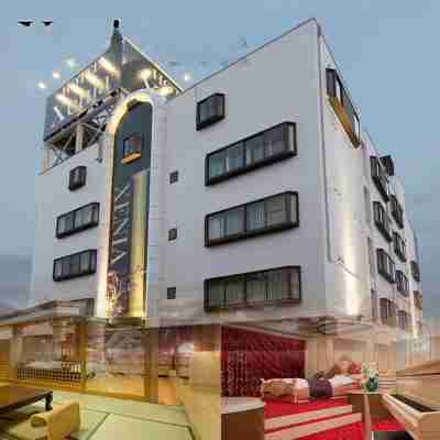 ホテル ジィニア滝野社 Hotel Exterior