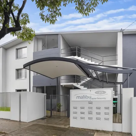 Malibu Apartments - Perth