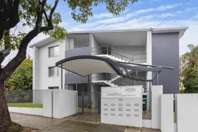 Malibu Apartments - Perth Hotels near Bureau of Meteorology