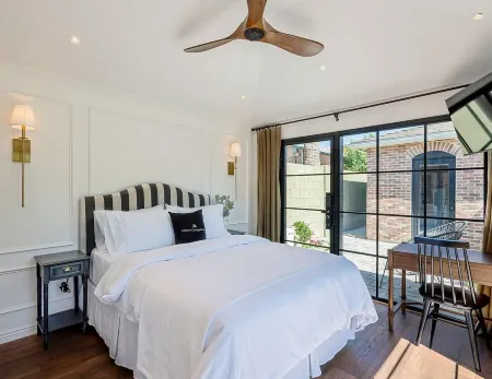 Historic Phoenix's Midtown Carriage House, Downtown {Free Parking}