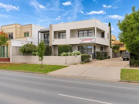 Central Shepparton Apartments Отели в г. Шеппартон
