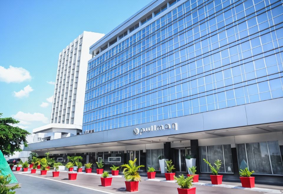 풀먼 킨샤사 그랜드 호텔 전경