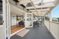 Clydesdale Manor Hotels in Sandy Bay