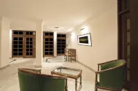 Alpana Hotel - 送迎