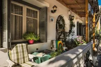 Semiramis Guesthouse Hotels in Adamantas