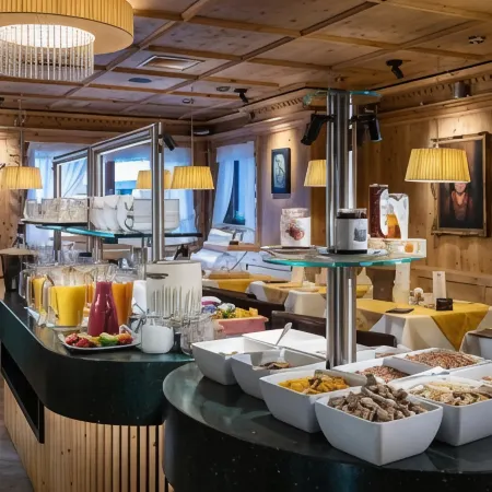 Hotel Goldener Adler - im Sommer Silvretta Premium Card Inkludiert