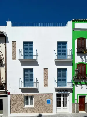 Nerja Casual Rooms Hotel berhampiran Playa de la Calahonda
