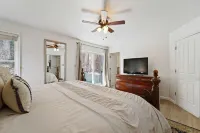 Peaceful country setting close to city comforts - hot tub and goat family onsite