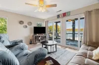 3Br/2BA Lakefront Condo at Lake of the Ozarks. Located at Mile Marker 22!