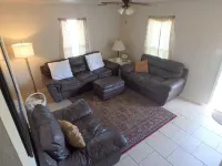 NEAR FRENCH QUARTER - 2 Bedroom Townhouse, SAFE neighbornood