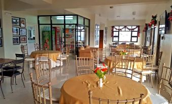 Gardenville Hotel