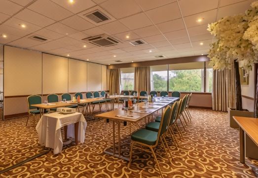 공항 근처 숙소