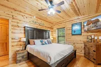 Foxes' Den Cabin with Private Hot Tub and Arcade Game by RedAwning - Chalets