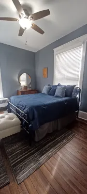 Charming 2-bedroom apartment in quiet downtown neighborhood in Petersburg
