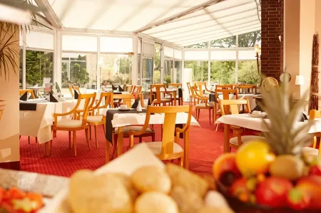 Hotel Daenischer Hof Altenholz by Tulip Inn Отели в г. Нойвиттенбек